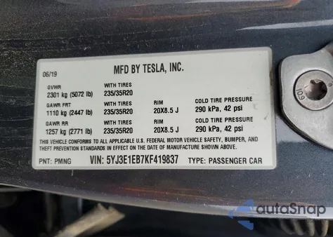 2019 Tesla Model 3 z USA, uszkodzony, nr VIN 5YJ3E1EB7KF419837